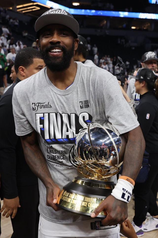 开云登录入口-欧文：感谢詹姆斯对我的称赞 我也想念和他搭档