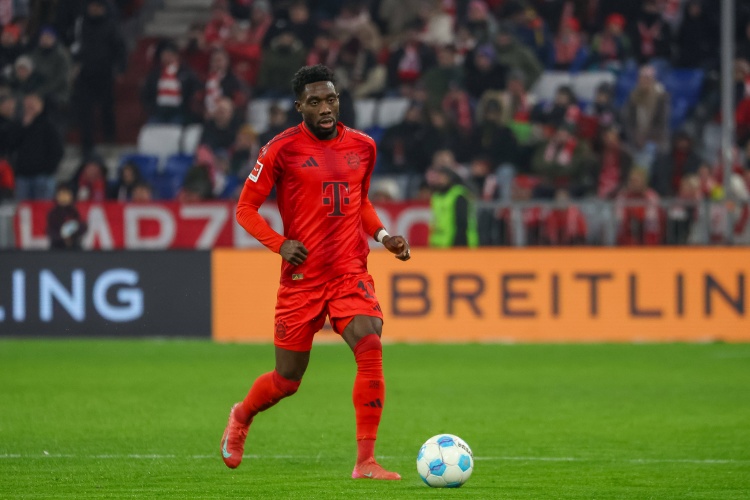 开云体育-体图：孔帕尼希望戴维斯健康出战皇马，用回追速度阻止皇马打反击